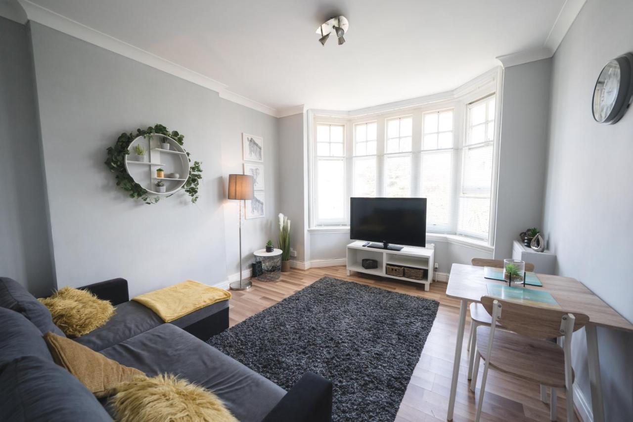 Luxury Apartment In Борнмут Экстерьер фото