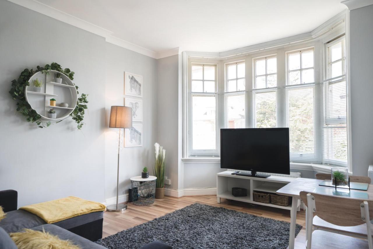 Luxury Apartment In Борнмут Экстерьер фото