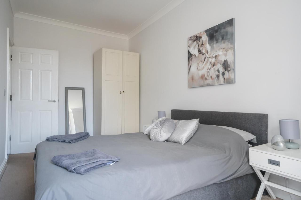 Luxury Apartment In Борнмут Экстерьер фото